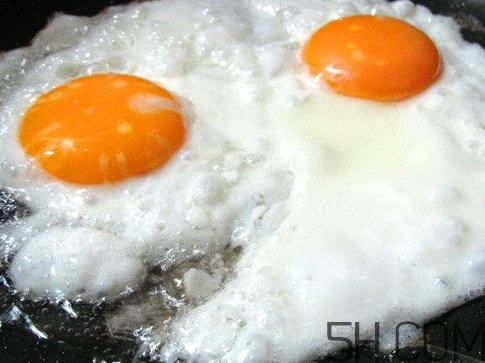 煎雞蛋為什么會有泡沫？炒雞蛋為什么會有泡沫？