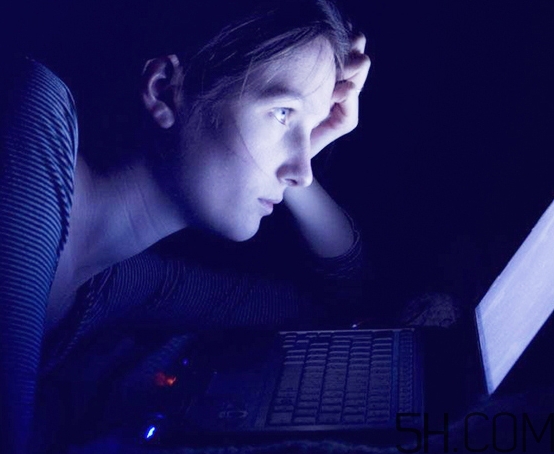 眼霜可以天天用嗎？眼霜多久用一次