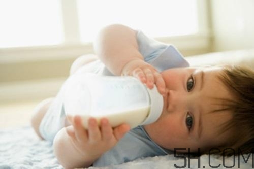 孕婦奶粉和鈣片可以一起吃嗎？喝孕婦奶粉還需要吃鈣片嗎？