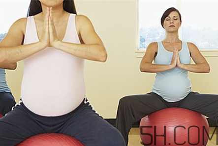 孕婦瑜伽球什么時候開始用？孕婦瑜伽球怎么用？