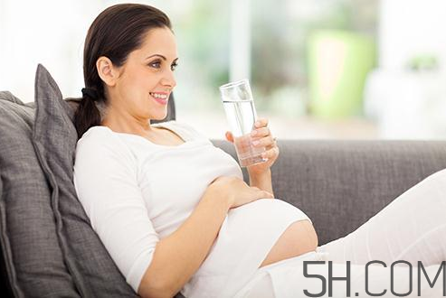 孕婦可以喝隔夜開水嗎？孕婦可以喝隔夜湯嗎？