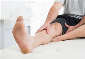 腳氣用鹽水泡腳有用嗎？用鹽水泡腳治腳氣嗎？