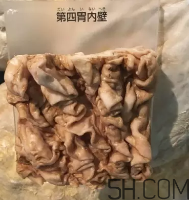 牛百葉和毛肚是一個東西嗎？牛百葉上面有層黑皮能吃嗎？