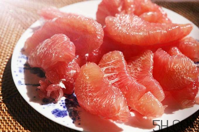 紅心柚子與白肉柚子有什么差別？紅心柚子是轉(zhuǎn)基因嗎？