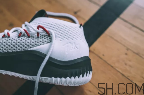 adidas dame 4多少錢？阿迪達(dá)斯利拉德四代上腳效果