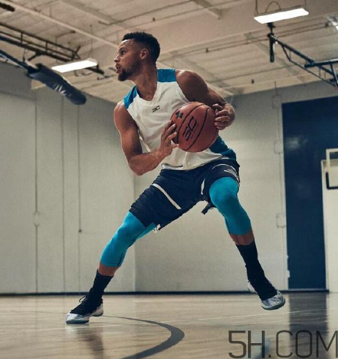 under armour curry 4鞋碼偏小嗎？庫里第四代戰(zhàn)靴尺碼怎么選？