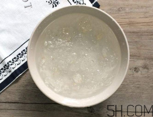 泡發(fā)后的雪燕怎么保存？燉好的雪燕可以放多久