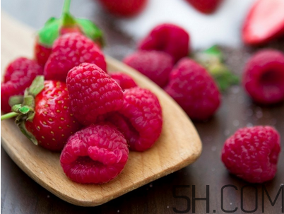 覆盆子茶什么時(shí)候喝？桑葚和覆盆子的區(qū)別