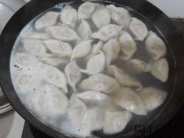 煮餃子怎么煮不破皮？煮餃子怎么看熟沒熟？