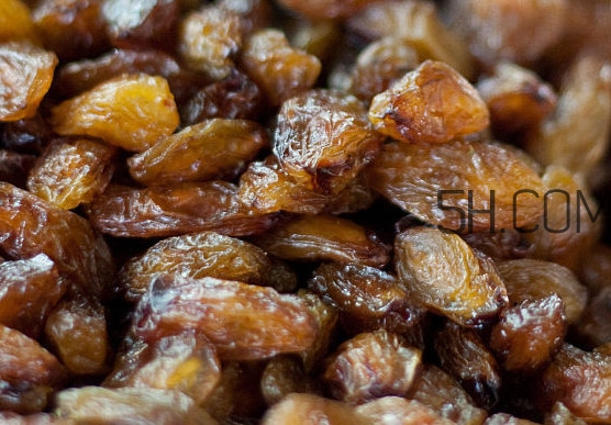葡萄干吃多了會(huì)怎么樣？葡萄干可以豐胸嗎