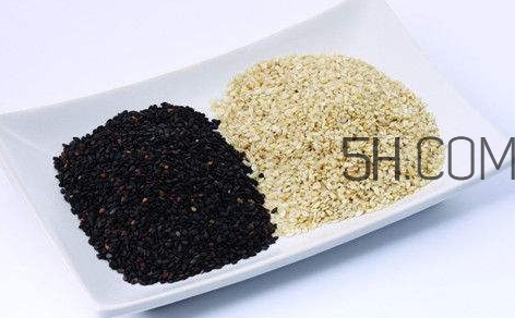 黑芝麻和白芝麻有什么區(qū)別？黑芝麻和白芝麻哪個(gè)好？