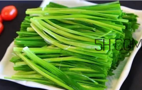 炒好的韭菜能隔夜吃嗎？吃韭菜胃酸燒心吃什么緩解？