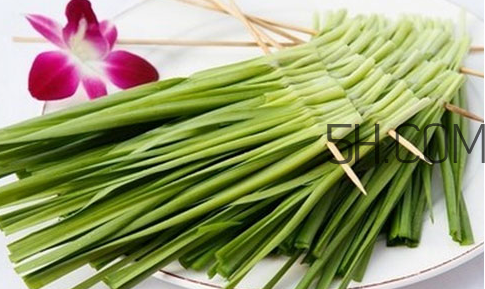 炒好的韭菜能隔夜吃嗎？吃韭菜胃酸燒心吃什么緩解？