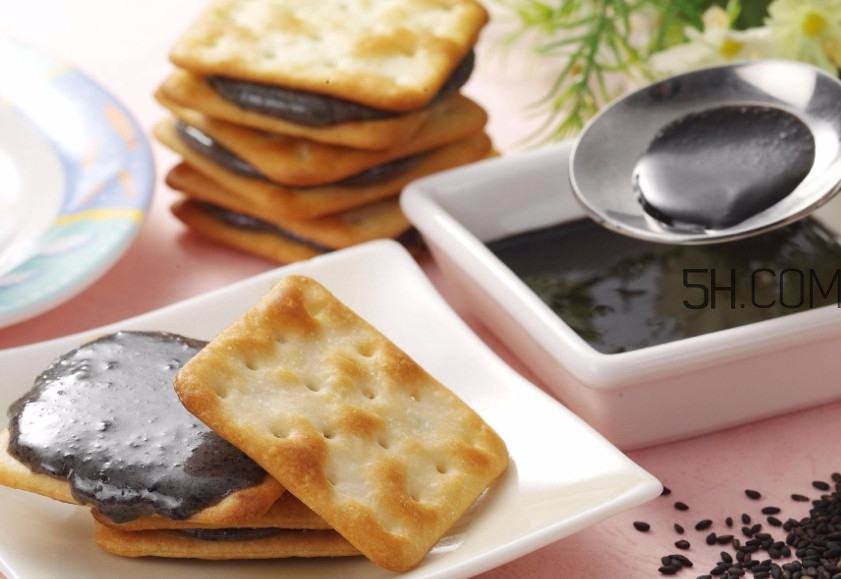 黑芝麻清洗掉色正常嗎？黑芝麻有黑色素嗎？