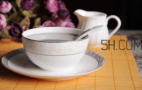 黑芝麻糊用開水沖還是溫開水？黑芝麻糊養(yǎng)胃嗎？