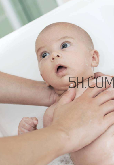 嬰兒癲癇病的早期癥狀有哪些？嬰幼兒貧血吃什么好呢？