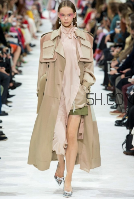valentino2018春夏系列怎么樣_好看嗎？