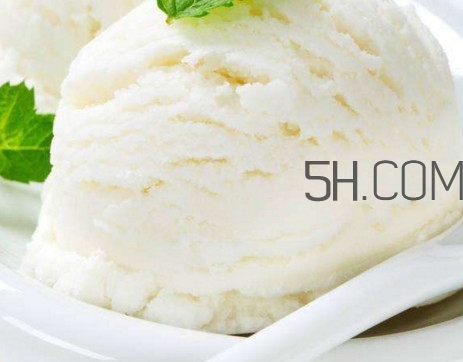 動物奶油和植物奶油有什么區(qū)別？淡奶油和鮮奶油的區(qū)別