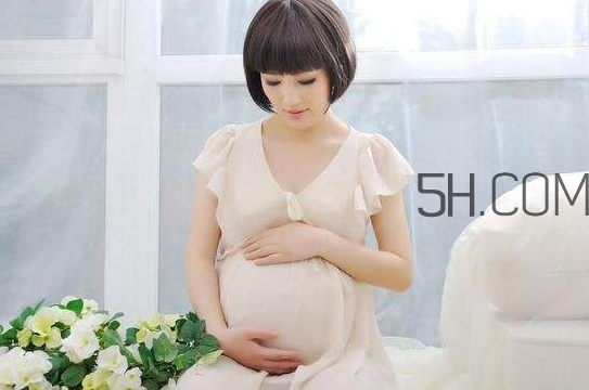 孕婦牙齦發(fā)炎腫痛怎么辦？早孕白帶有什么變化？