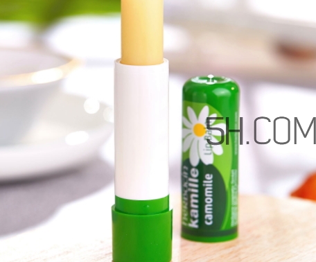 herbacin賀本清小甘菊唇膏怎么樣？小甘菊唇膏使用心得