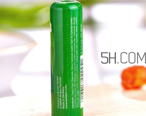 herbacin賀本清小甘菊唇膏怎么樣？小甘菊唇膏使用心得