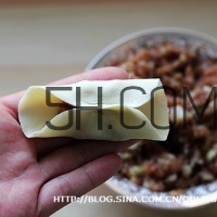 餃子和面用熱水還是冷水？餃子和面要醒多長時間？