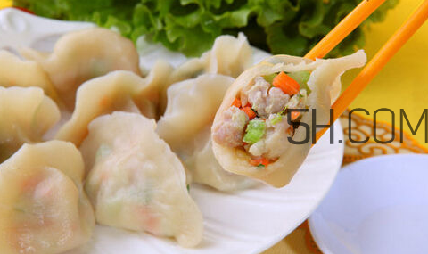為什么餃子煮熟了會(huì)浮起來(lái)？餃子煮多久才熟？