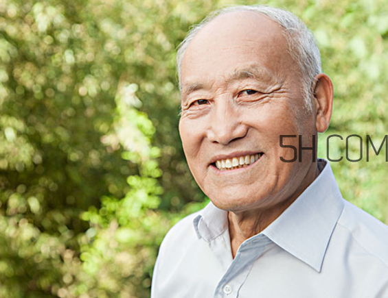 肺結(jié)核跟乙肝哪個(gè)嚴(yán)重？肺結(jié)核會(huì)轉(zhuǎn)化為肺癌嗎？