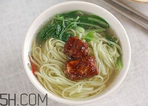 秋天喝蜂蜜有什么好處？秋天吃什么對(duì)身體好？