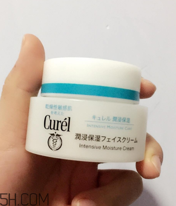 珂潤面霜適合夏天用嗎？夏天用珂潤面霜會油嗎？
