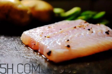 沒(méi)有魚(yú)刺的魚(yú)是哪種魚(yú)？如何挑選魚(yú)？