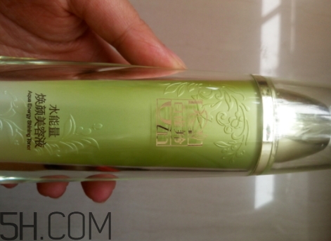 百雀羚爽膚水怎么樣？百雀羚爽膚水含酒精嗎？
