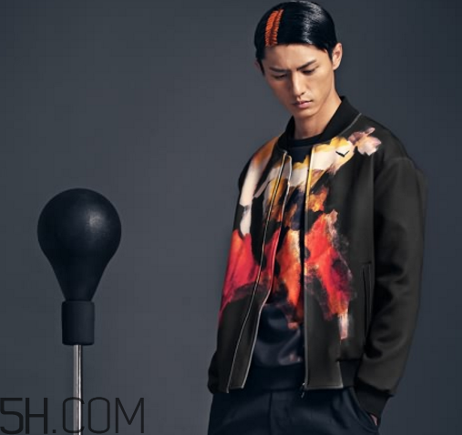 太平鳥衣服檔次怎么樣？太平鳥衣服貴嗎？