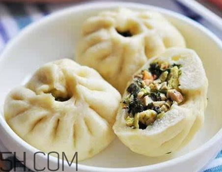 一個香菇青菜包的熱量大概是多少？一個香菇青菜包的熱量