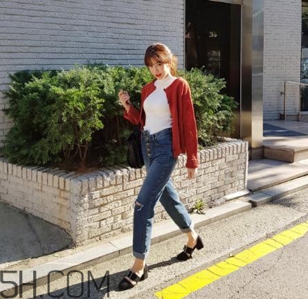 白色毛衣外套怎么搭配？白色毛衣配什么顏色外套？