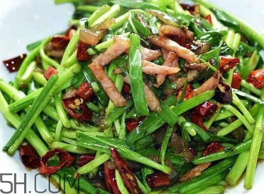 擇藜蒿手臟怎么洗？藜蒿和水芹菜的區(qū)別