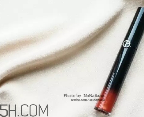 錦鯉色口紅是什么顏色？錦鯉色口紅試色