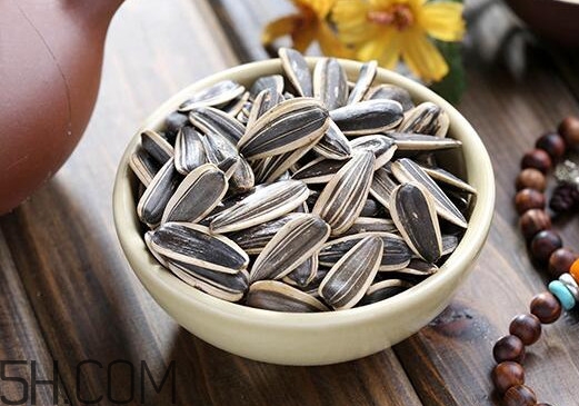 葵花籽可以生吃嗎？葵花籽可以多吃嗎