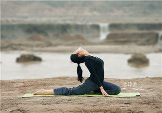 什么瑜伽豐胸效果好？睡前瑜伽動(dòng)作解析