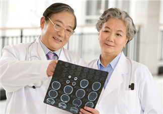 甲亢為什么會(huì)突眼？甲亢為什么會(huì)低鉀？