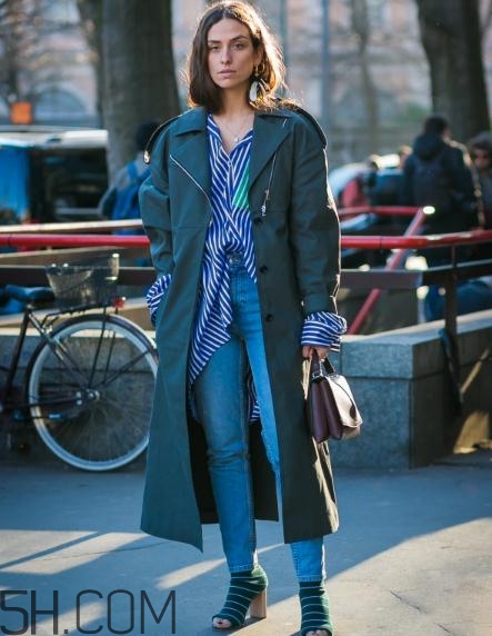 胸大的人適合穿什么衣服？胸大的女生穿什么衣服好看？