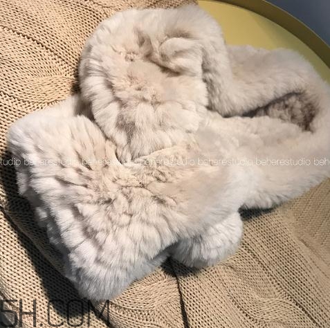獺兔毛皮草掉毛嗎？獺兔毛皮草掉毛怎么辦？