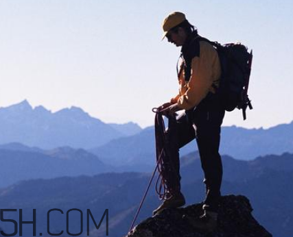 登山鞋什么牌子好？登山鞋與徒步鞋的區(qū)別