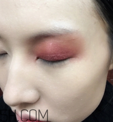 破碎娃娃妝怎么化？萬(wàn)圣節(jié)破碎娃娃妝畫(huà)法教程