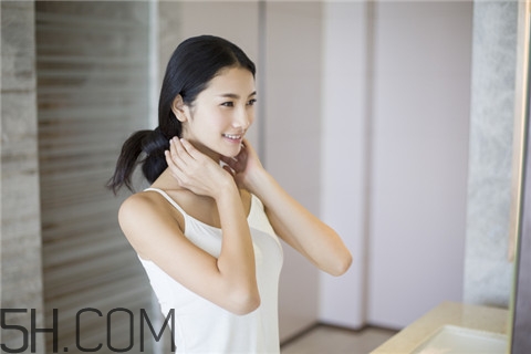粉刺擠了會不會留疤？粉刺擠出來后有個小洞