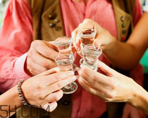 身上有傷口能喝酒嗎？喝酒會影響傷口愈合嗎？