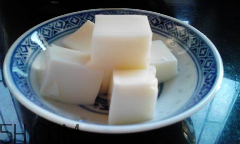喝純牛奶喝多少合適？牛奶凍怎么做好吃？