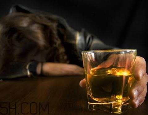 喝酒能延長射精時間嗎？喝酒可以延長性生活嗎？