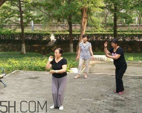 八段錦能治什么病？太極拳八段錦五禽戲哪一種最好
