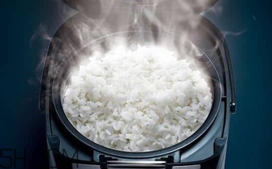 煮飯怎么不粘鍋？煮飯能用開水嗎